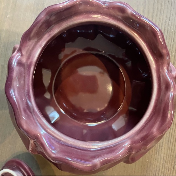 Ceramic small cabbage bowl with lid – plum colored - Picture 4 of 6